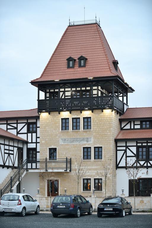 Hotel Castel Royal Mosnita Noua Exterior foto